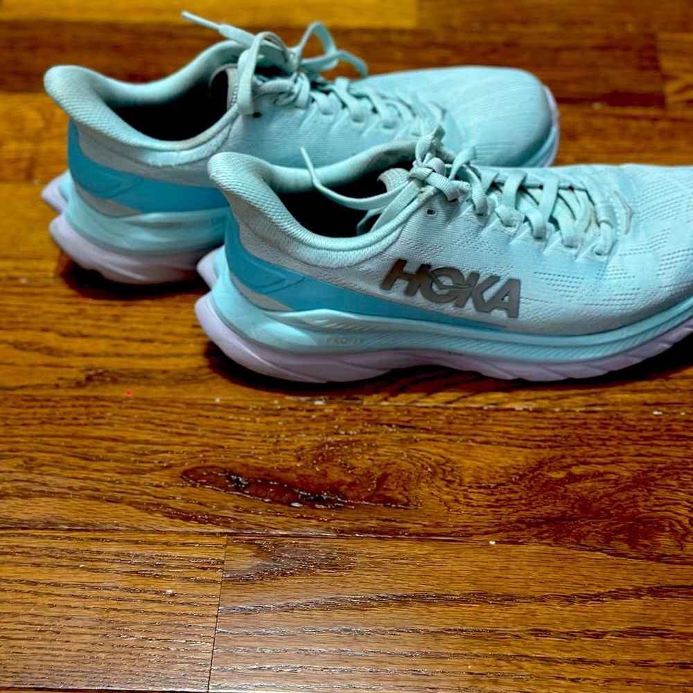 Mach 4 Hoka size 7.5